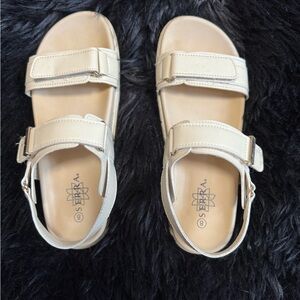 ☀️👡 Serra Ladies Fashion Footbed Sandals – Size 8 Beige 🌸✨